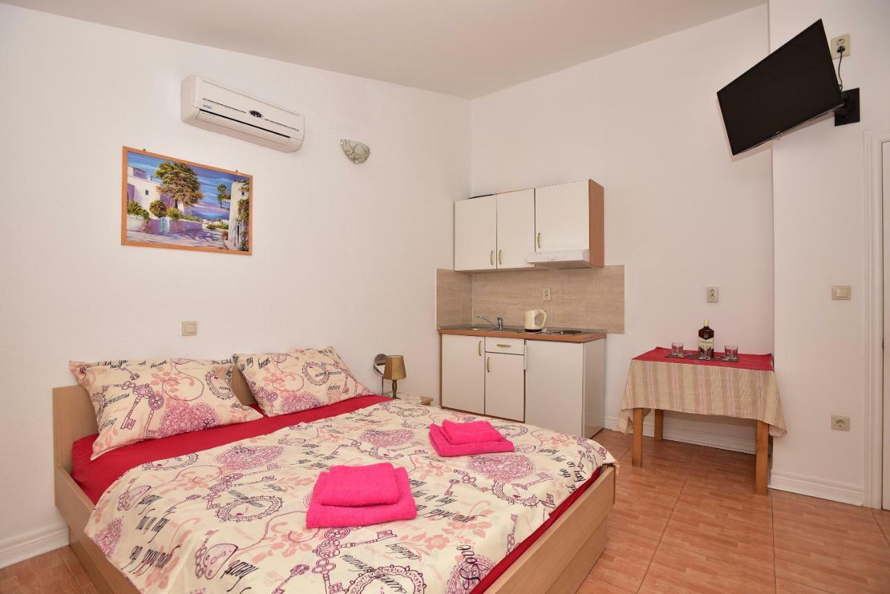 Studio Apartments Antonio Makarská Exteriér fotografie