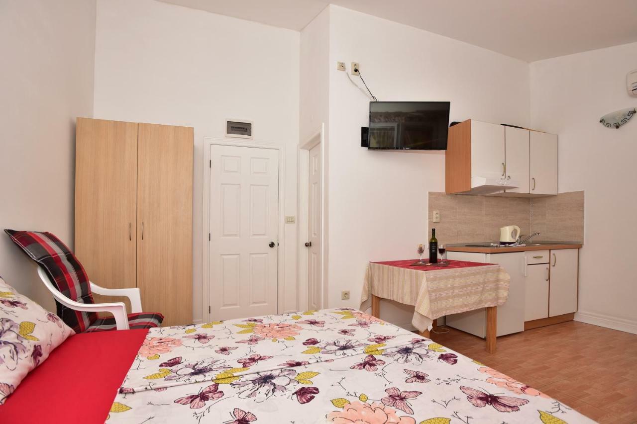 Studio Apartments Antonio Makarská Exteriér fotografie
