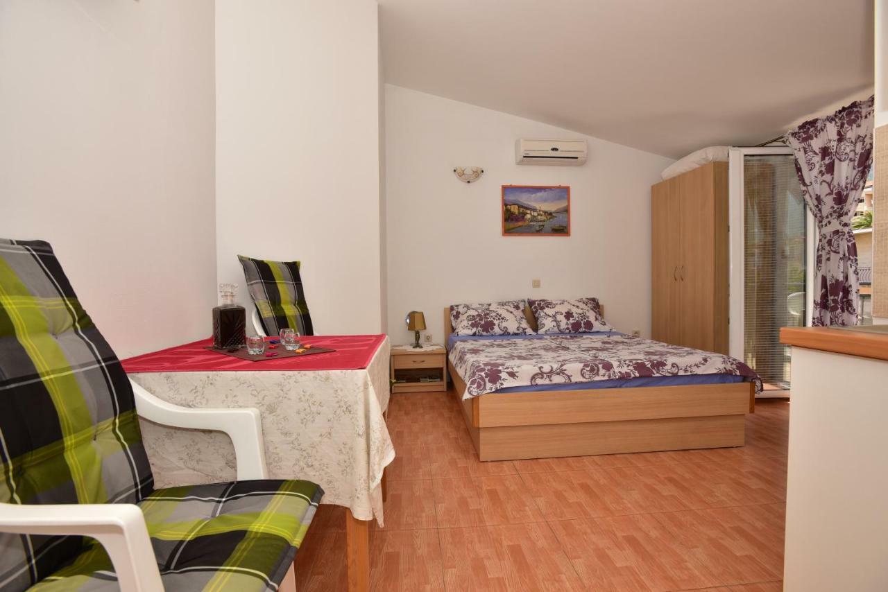 Studio Apartments Antonio Makarská Exteriér fotografie